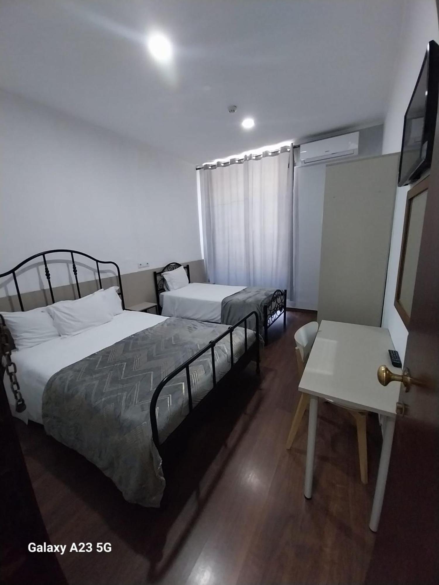 Pensao Nova Goa Hotel Lisbon Luaran gambar